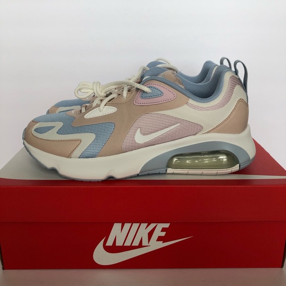 Nike Shoes - W AIR MAX 200